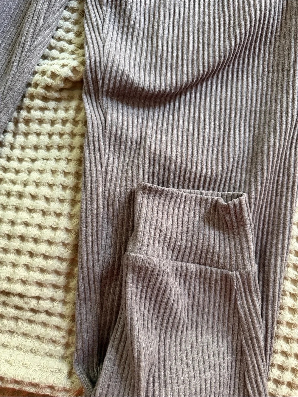 AL0 Yoga Muse Ribbed Joggers